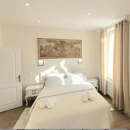 L'ambassadeur - Centre