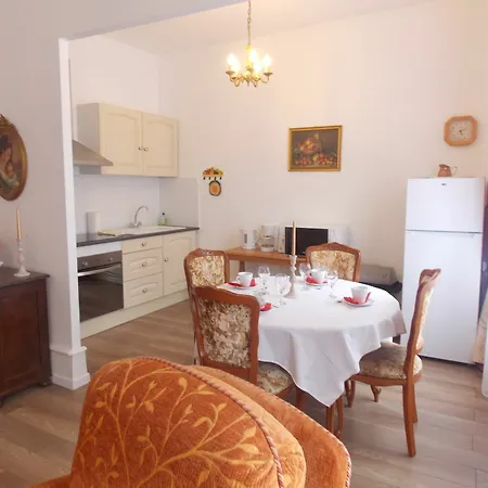 L'ambassadeur - Centre Apartment