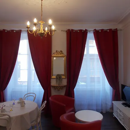 L'ambassadeur - Centre Apartment